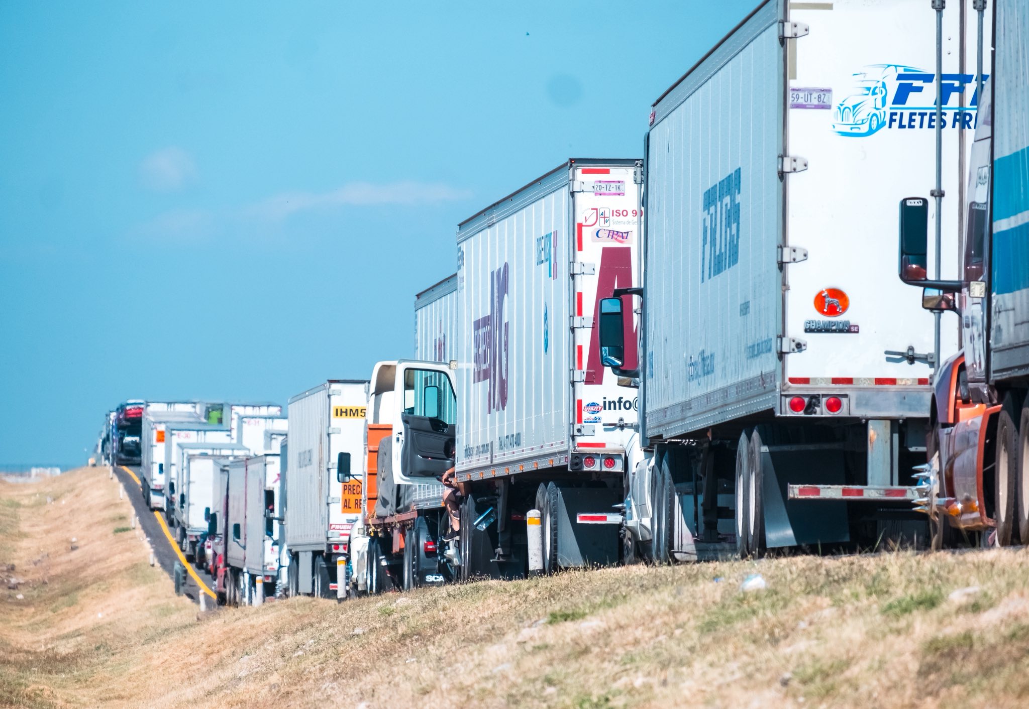 公路封锁造成了多少百万比索的损失？CANACINTRA如是说