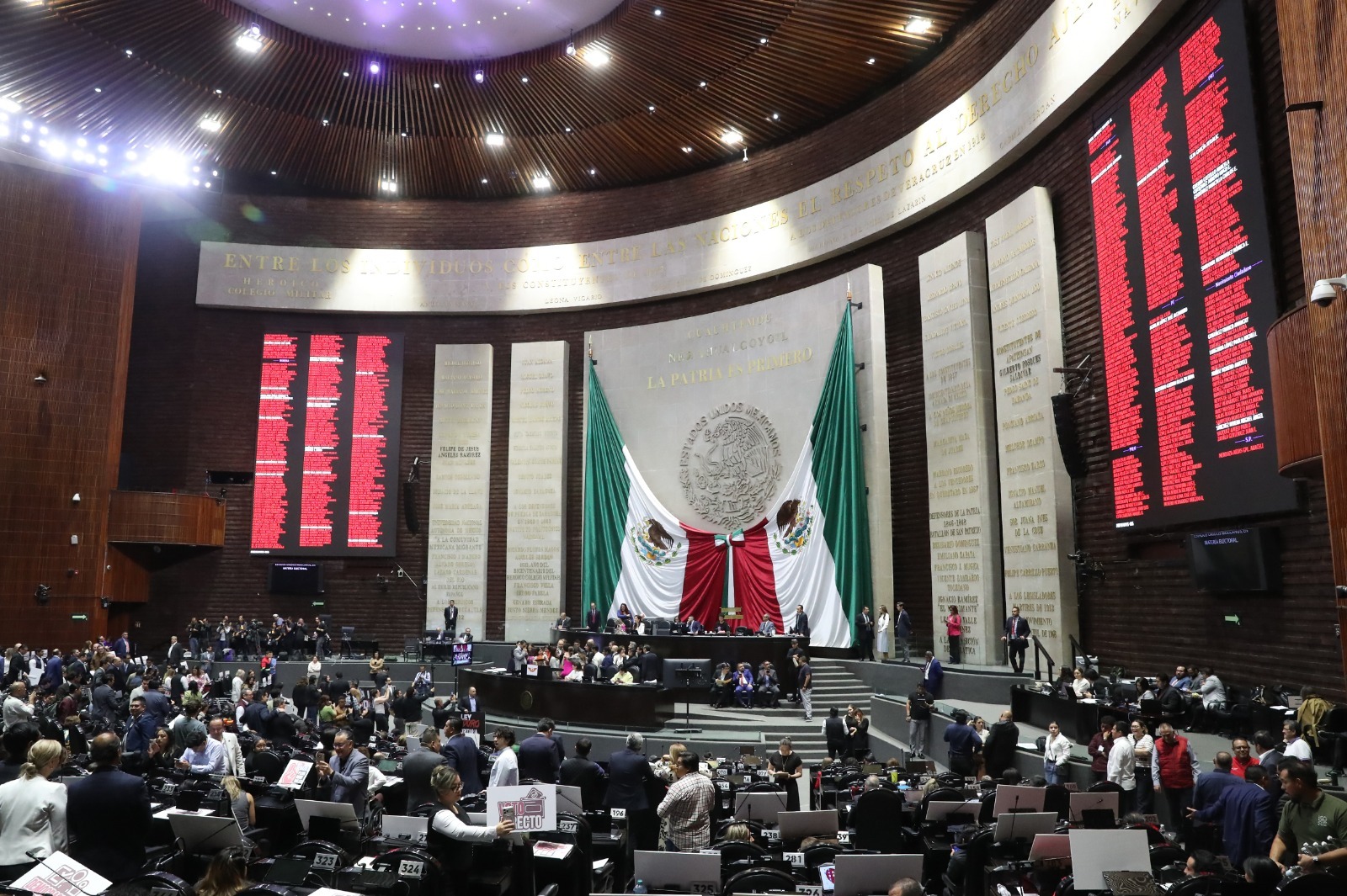 克劳迪娅·谢因鲍姆总统首次受挫：众议员否决选举改革；莫雷纳党推进“B计划”