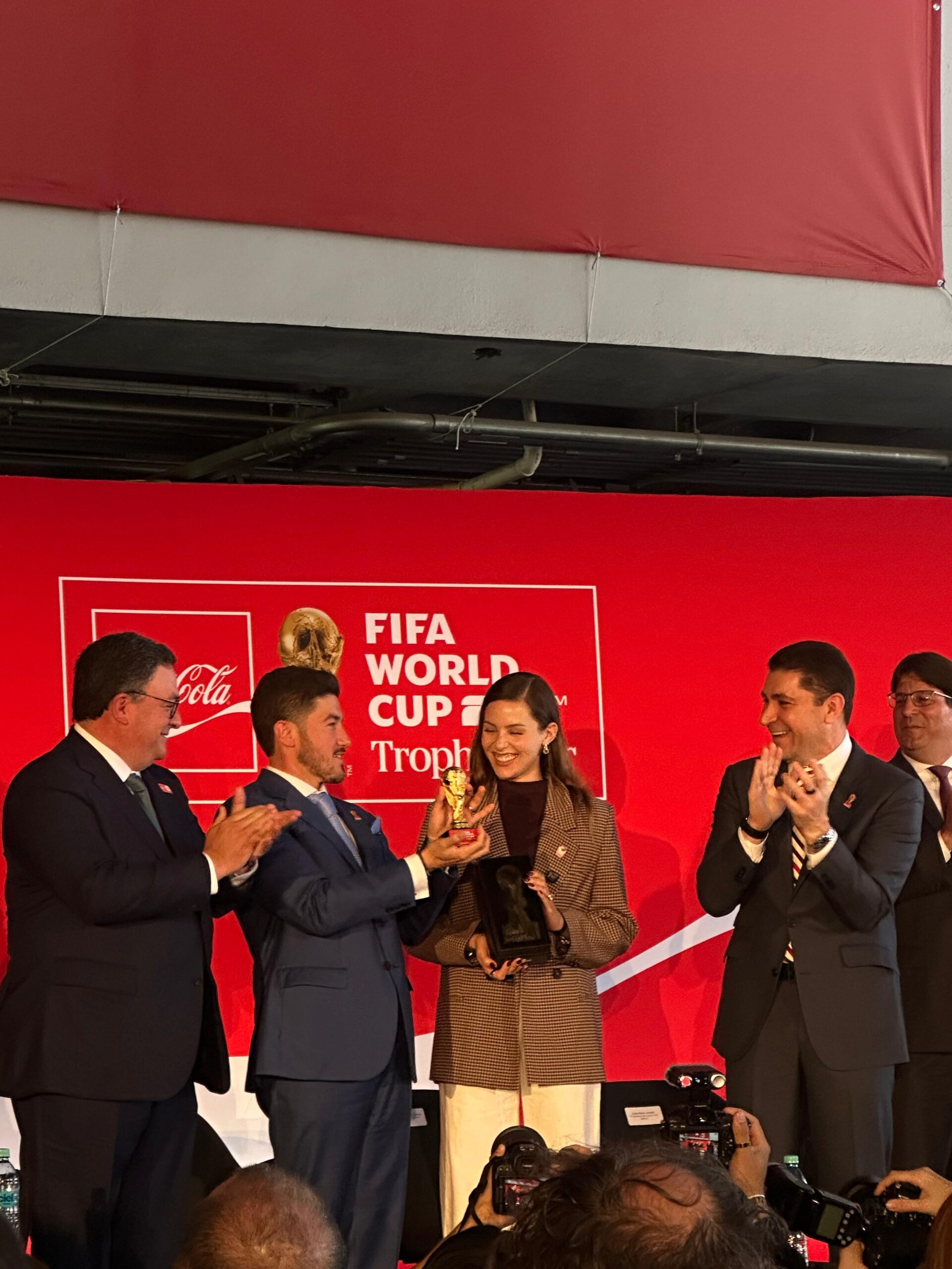 2026年世界杯奖杯巡展抵达蒙特雷：BBVA体育场将展出奖杯