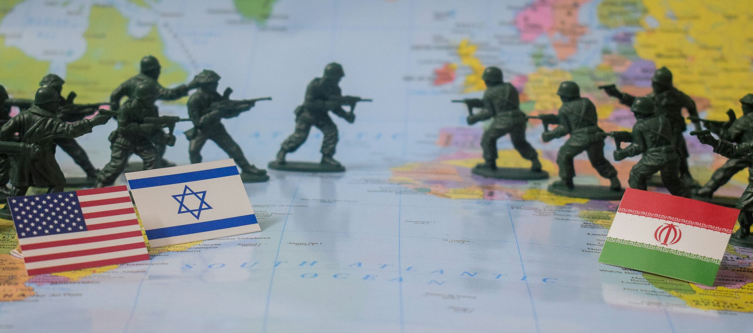 霍尔木兹海峡燃战火，墨西哥陷两难：地缘危机冲击石油、美元及民生