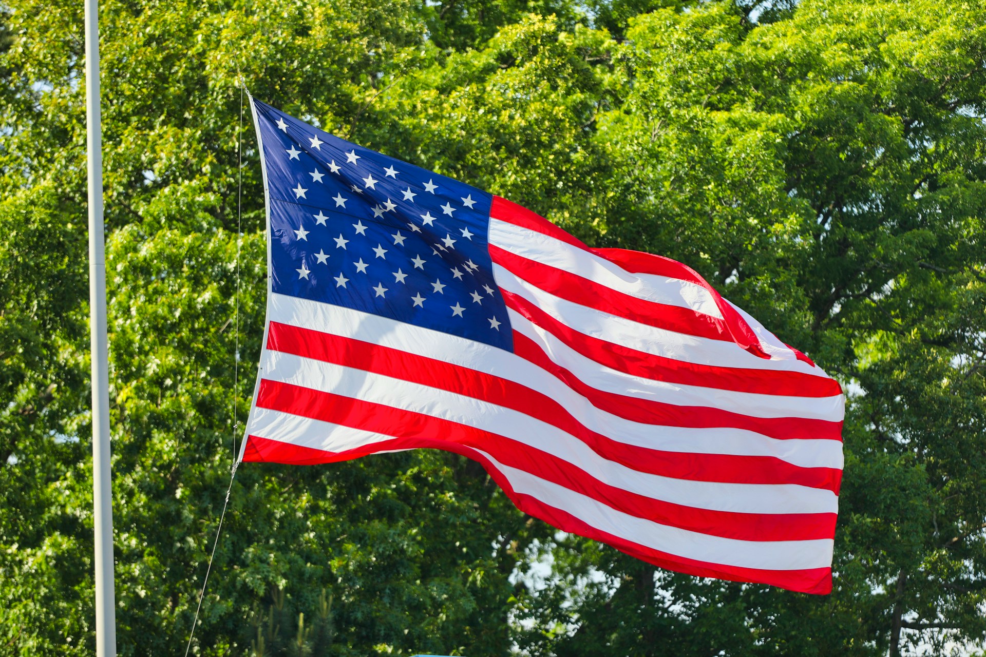 美国在暂时中止后恢复在米却肯州的活动