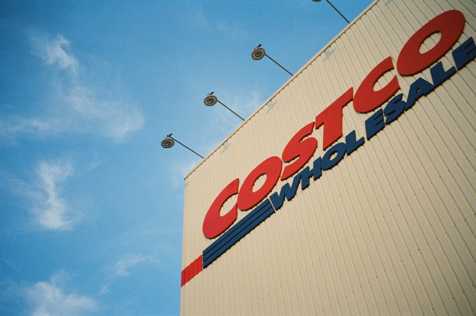 Costco México 推出 WOZ：其新型移动电话服务价格及会员专享权益